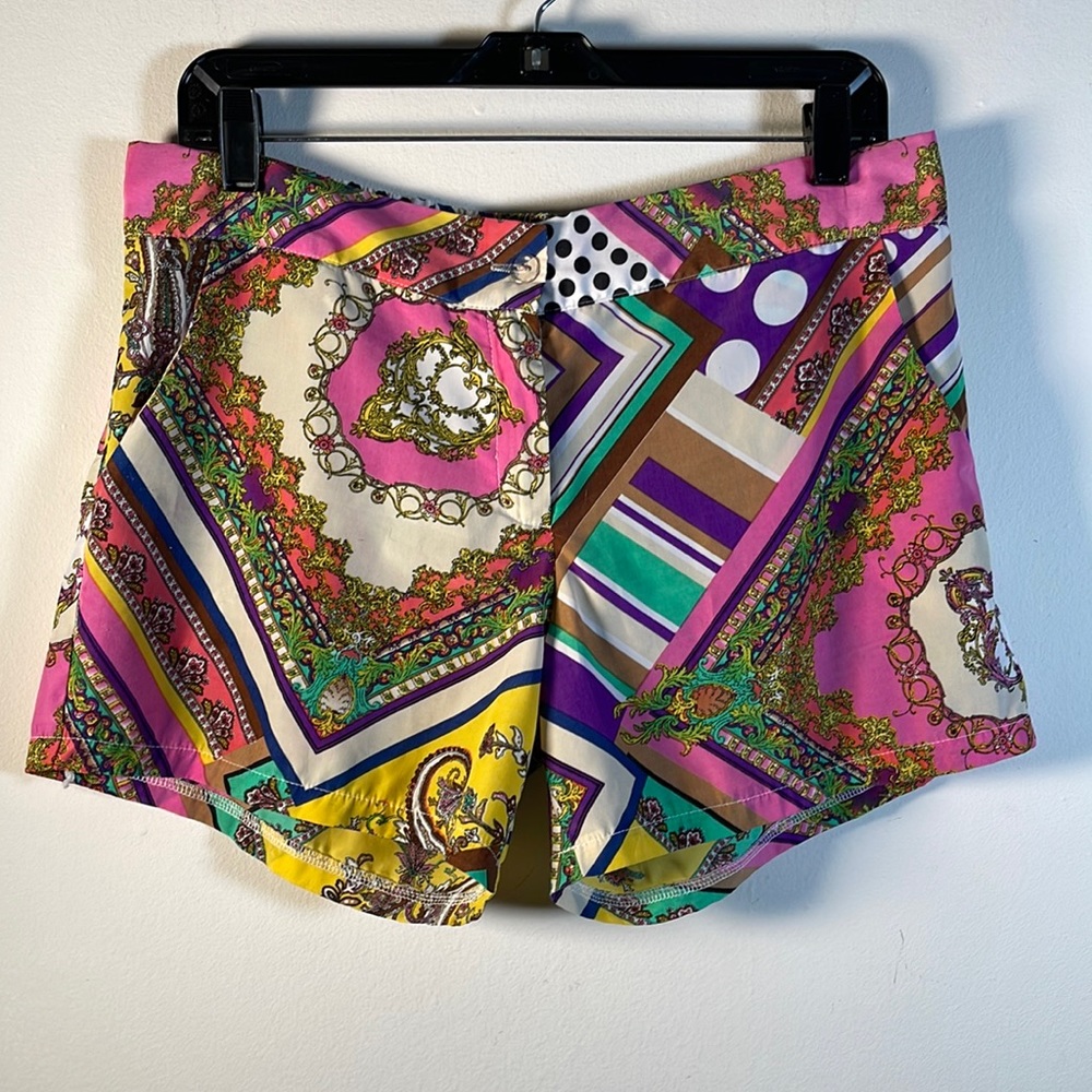 Multi color poly lounge shorts size M by Pura Veda